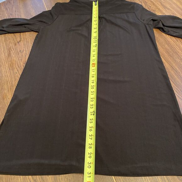 Susan Graver Blouse Women’s Size Medium Black Button Up V Neck - Picture 8 of 8